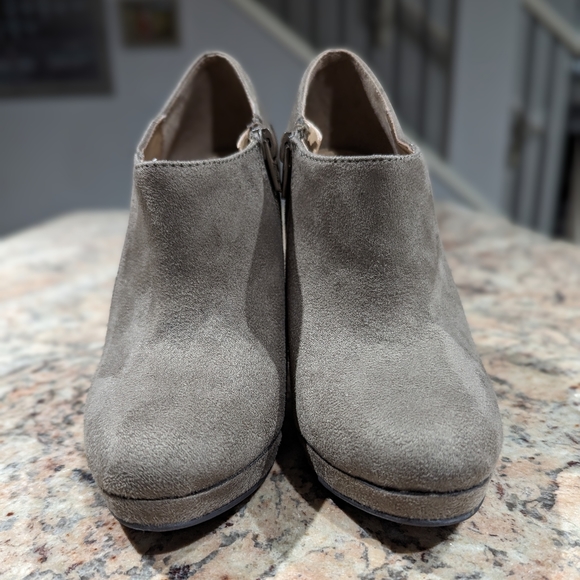 Faux suede booties - Picture 6 of 9